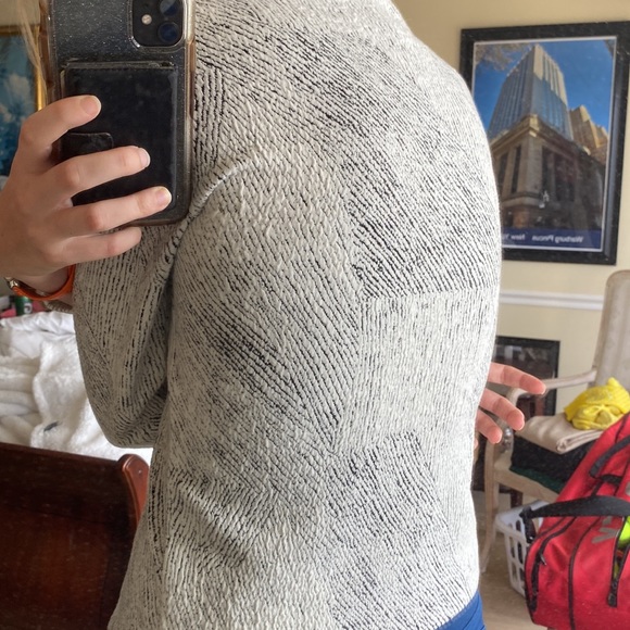 Theory Textured Turtleneck Sweater in Size S - Picture 10 of 10